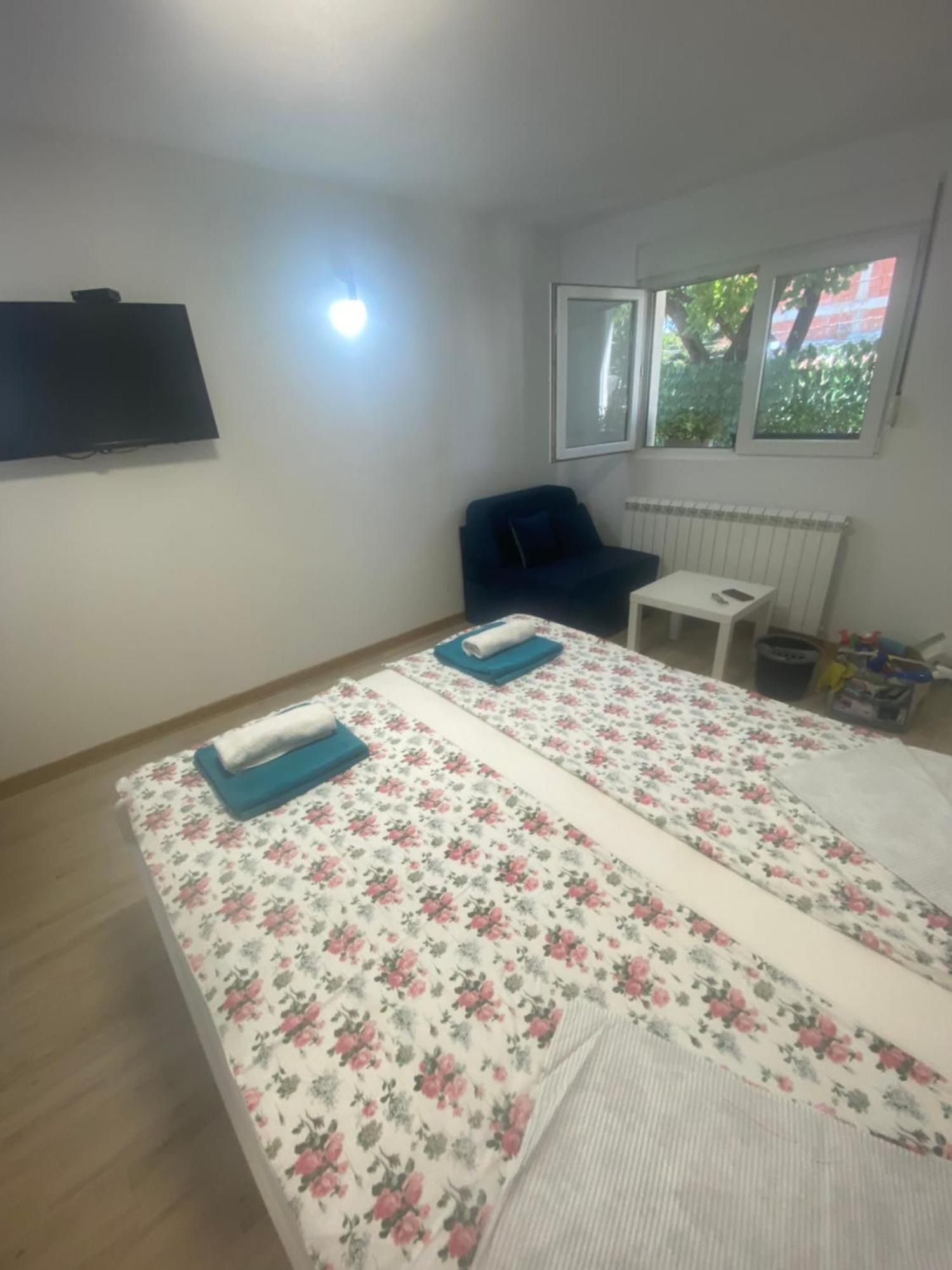 Garden Apartmani 3 Belgrado Exterior foto