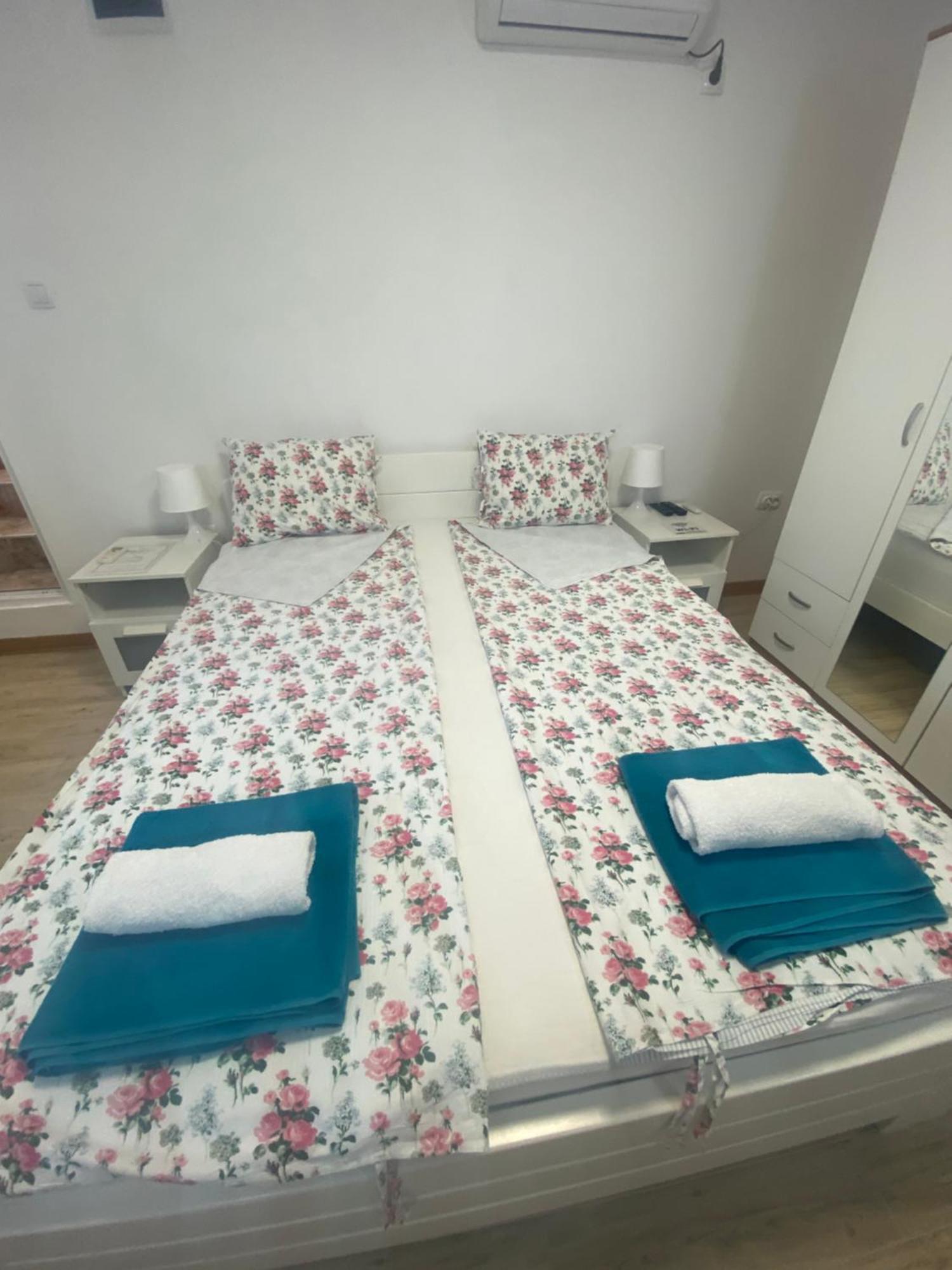 Garden Apartmani 3 Belgrado Exterior foto